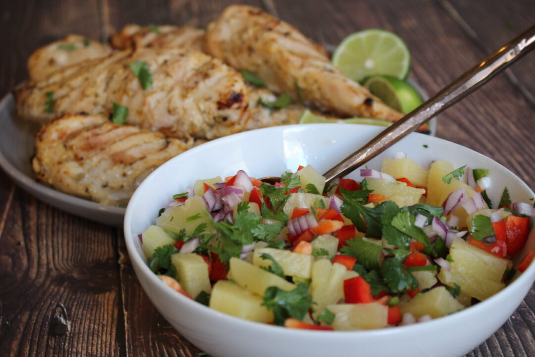 Pineapple Salsa Grilled Chicken perfect for summer grilling season! #stayfitmom #bbqrecipe #macrofriendlyrecipe
