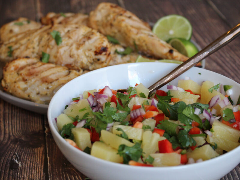 Pineapple Salsa Grilled Chicken perfect for summer grilling season! #stayfitmom #bbqrecipe #macrofriendlyrecipe