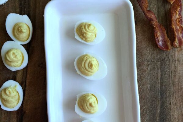 Easy way to make beautiful deviled eggs!