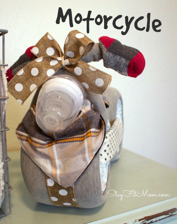 Cute diaper motorcycle for a boy. This would be cute for a baby shower.