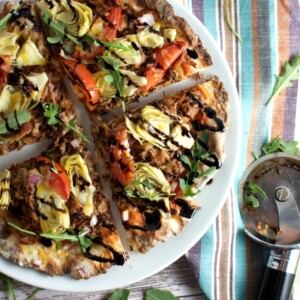 2 ingredient pizzas high in protein and perfect for baking or grilling. My family loves these!