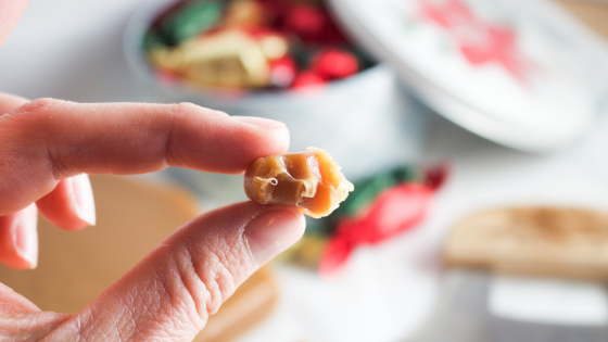 Chewy Christmas Caramels to give out for the holidays #stayfitmom #caramels #christmascandy