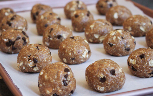 simple protein snack you'll love #stayfitmom #proteinbites #proteinballs #proteinsnack
