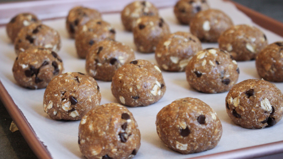 simple protein snack you'll love #stayfitmom #proteinbites #proteinballs #proteinsnack