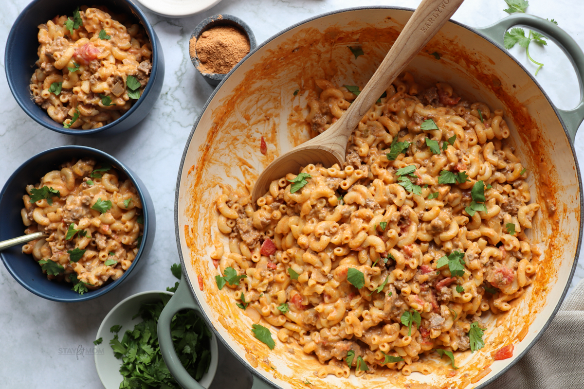 Skinny One Pot Chili Mac & Cheese | Meal Plan Studio