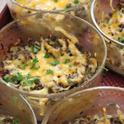Beefy casserole bakes in small glass bowls